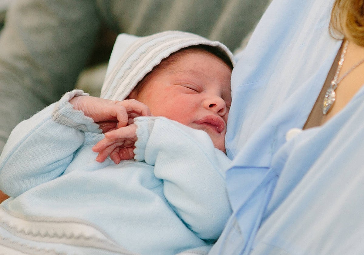 Una de cada diez madres primerizas de Castilla y León supera los 40 años