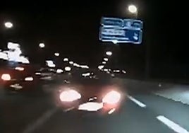 Buscan a un conductor 'kamikaze' que provocó un accidente en la A-1 y huyó a la carrera del lugar