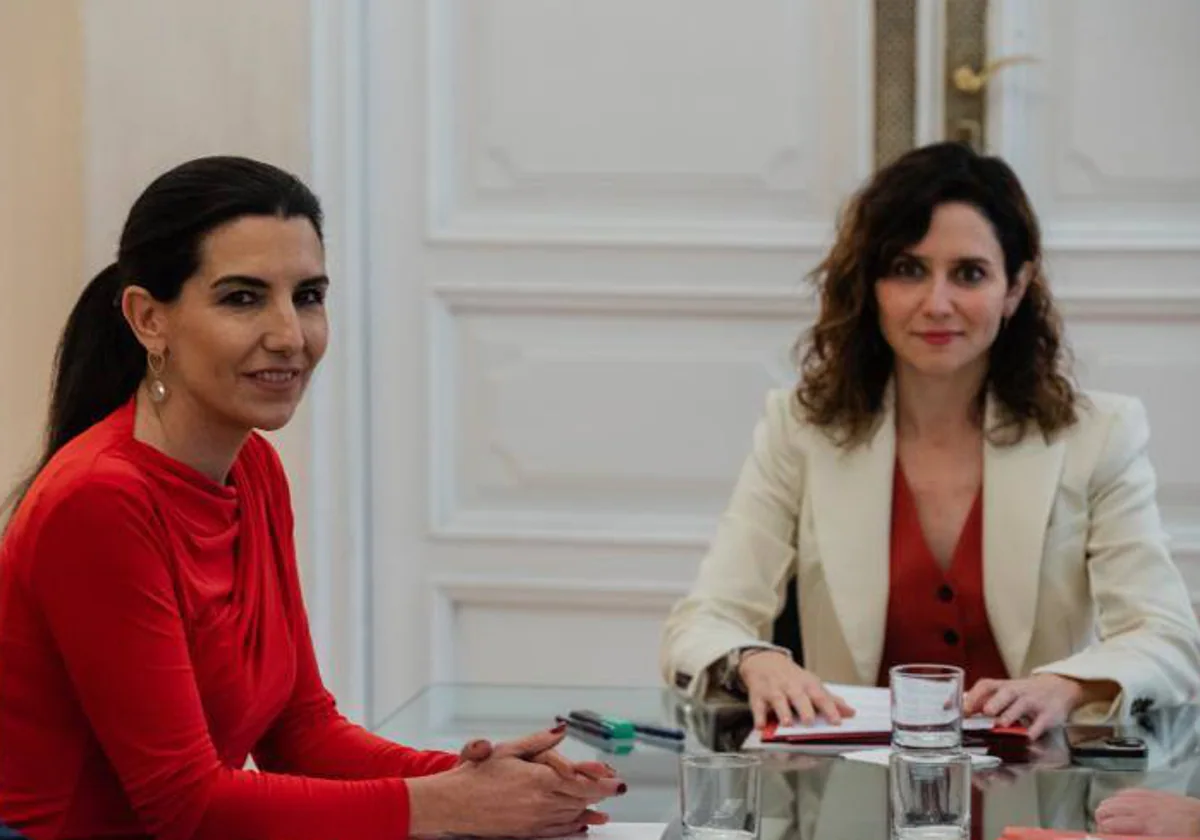 Isabel Díaz Ayuso, junto a Rocío Monasterio en la reunión que han mantenido este miércoles