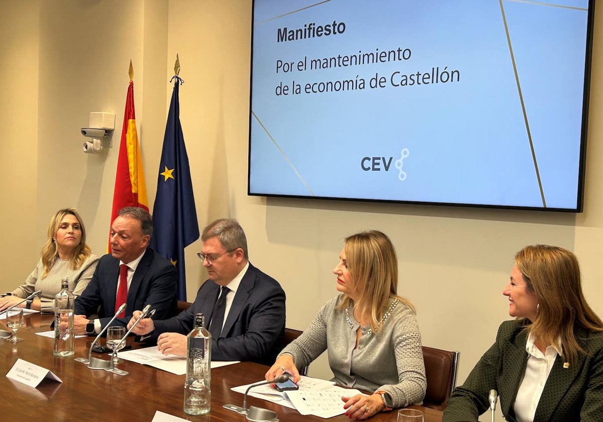 Imagen de la presentación del manifiesto por el mantenimiento de la economía de Castellón