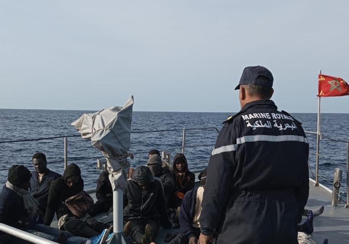 Marruecos Intercepta Un «bote Hinchable Con 53 Migrantes Que Se