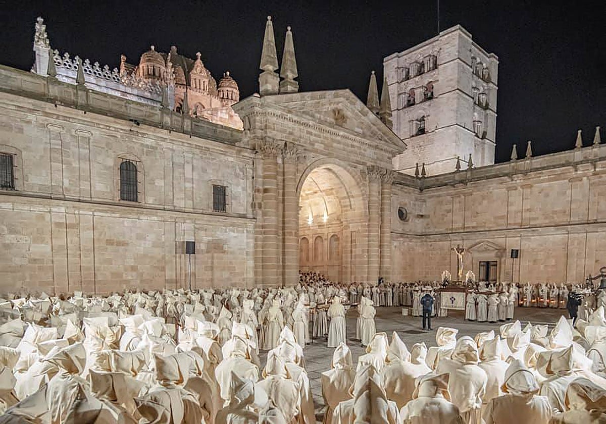 Fragmento de la fotografía ganadora del concurso para el cartel oficial de la Semana Santa de Zamora 2024