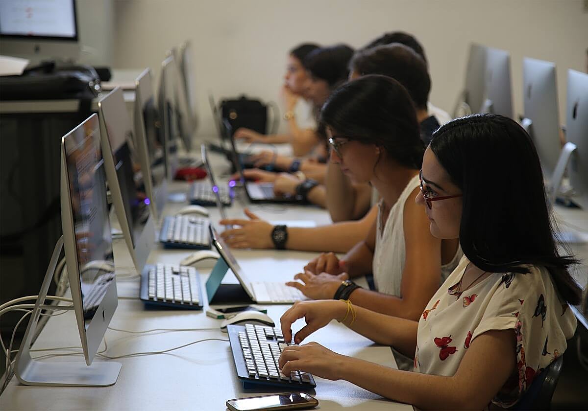 Cada año son muchas las personas que optan por presentarse a las pruebas de acceso a los ciclos formativos