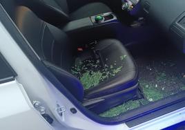 Los taxistas de Córdoba denuncian «una ola de robos y rotura de cristales» en sus coches