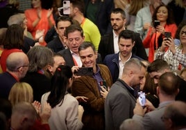 Sánchez asume el fracaso del modelo educativo y anuncia un plan de choque en lectura y matemáticas