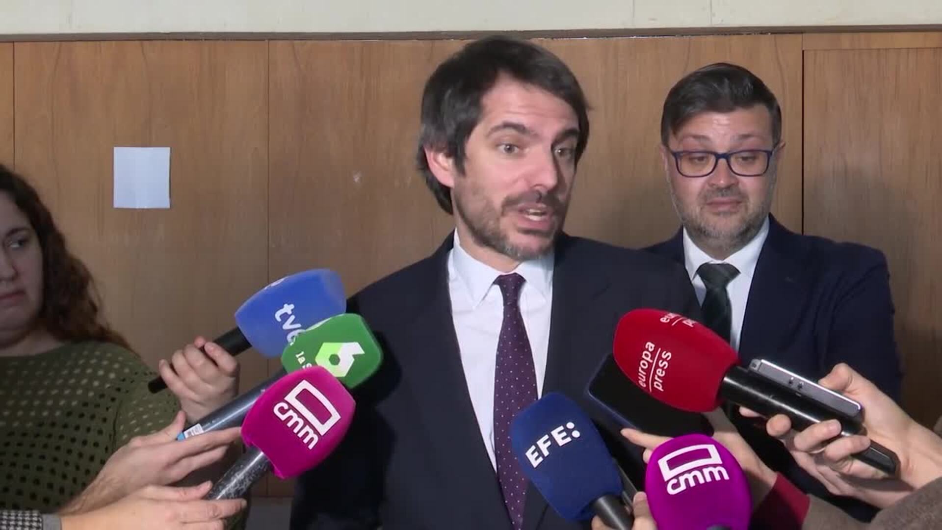 Urtasun zanja la polémica sobre la descolonización de museos