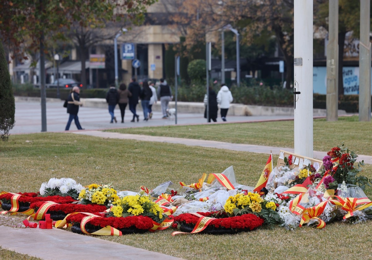 Ofrenda floral en Córdoba a los militares fallecidos