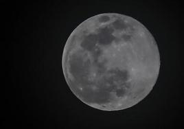 Muy atentos a la luna llena de este jueves: este es el significado de la Luna de Lobo