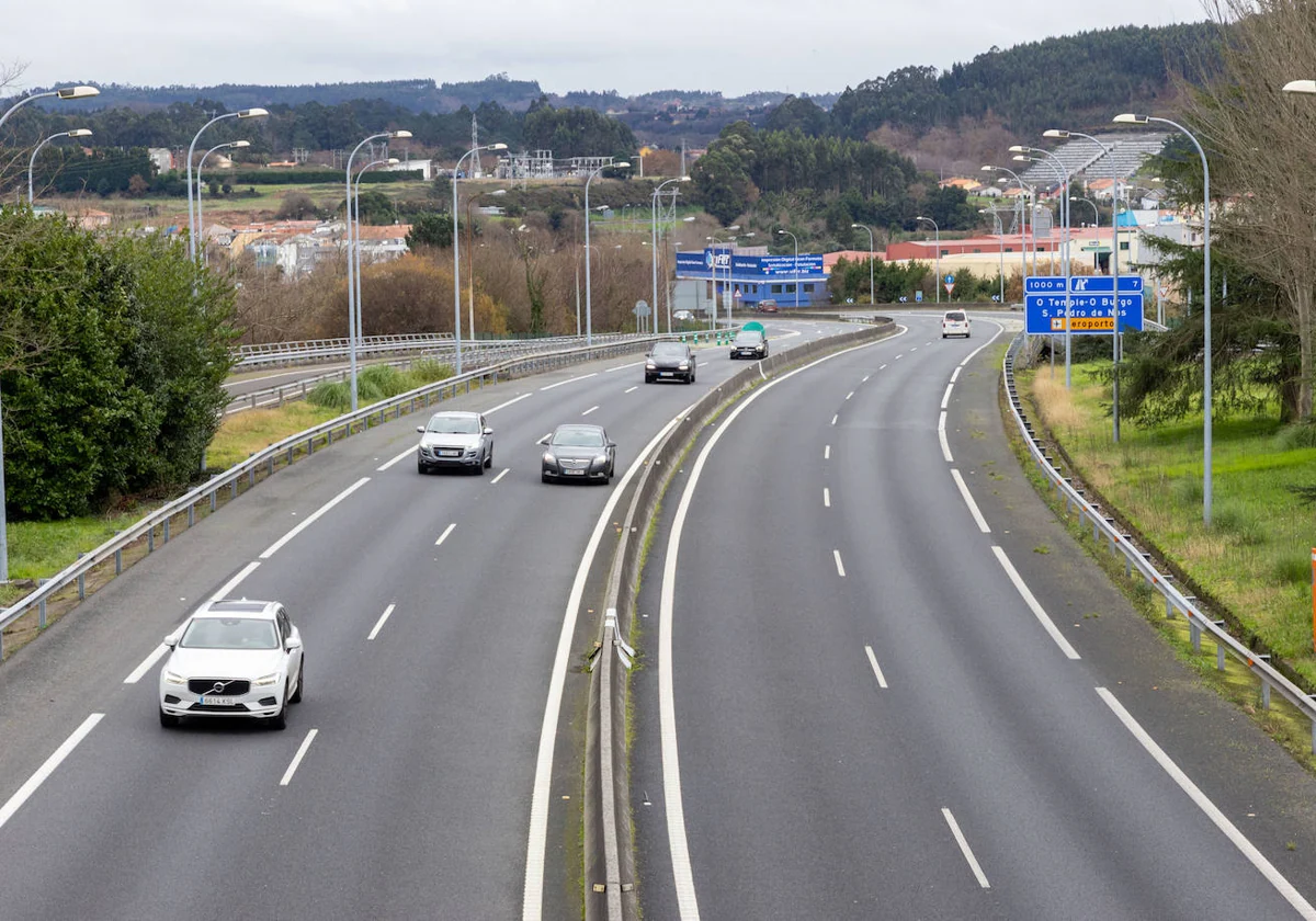 Un tramo de la autopista AP-9 en la provincia de La Coruña, ya cerca de su capital