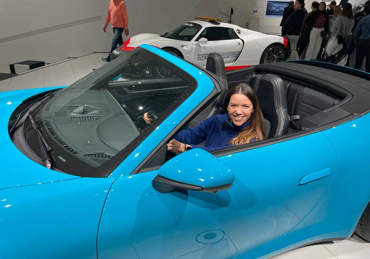 Imagen de la reportera Cristina Orts en el Museo de Porsche en Stuttgart