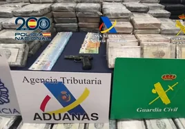 Detenido un funcionario de Aduanas por introducir más de 1.800 kilos de cocaína por el Puerto de Málaga