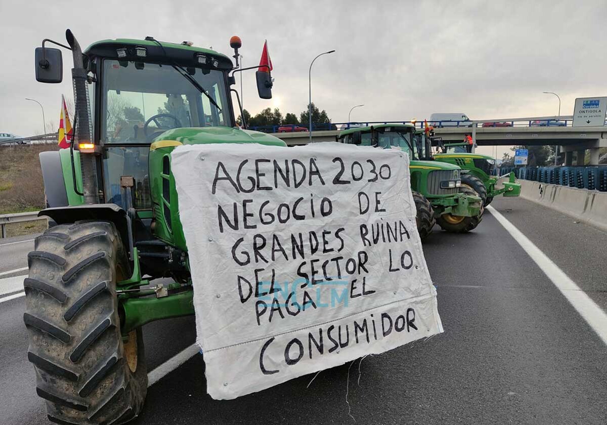 Adeccu moviliza 1.400 tractores en las protestas de Cuenca y carga contra sindicatos: «No queremos intermediarios»