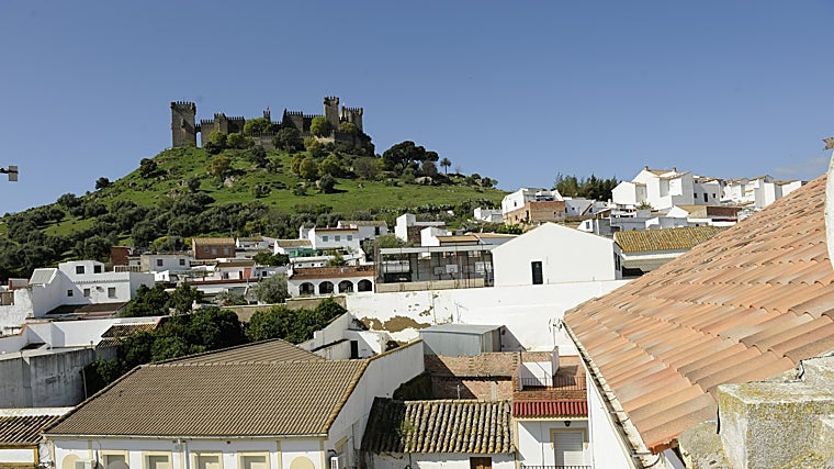 Almodóvar del Río con el castillo de fondo