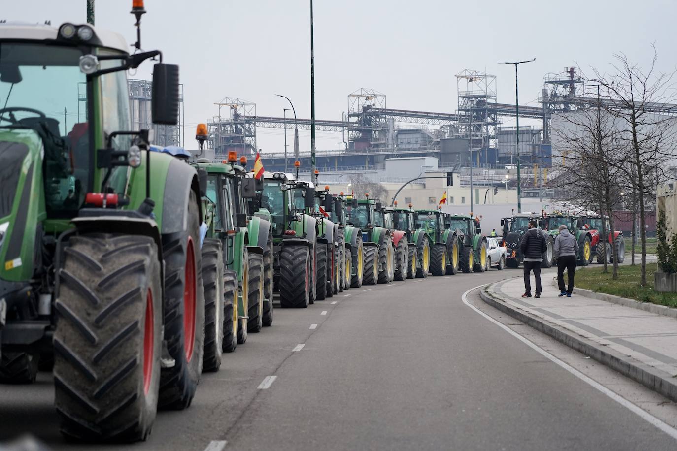 Las tractoradas colapsan el tráfico de las principales ciudades de Castilla y León