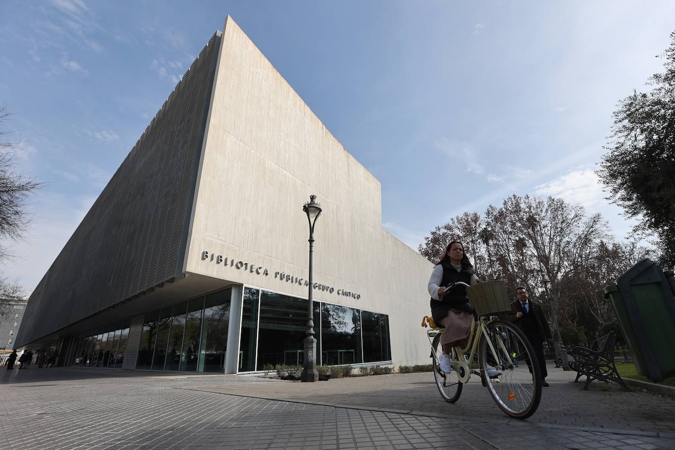 Fotos: la inauguración de la imponente Biblioteca Grupo Cántico de Córdoba
