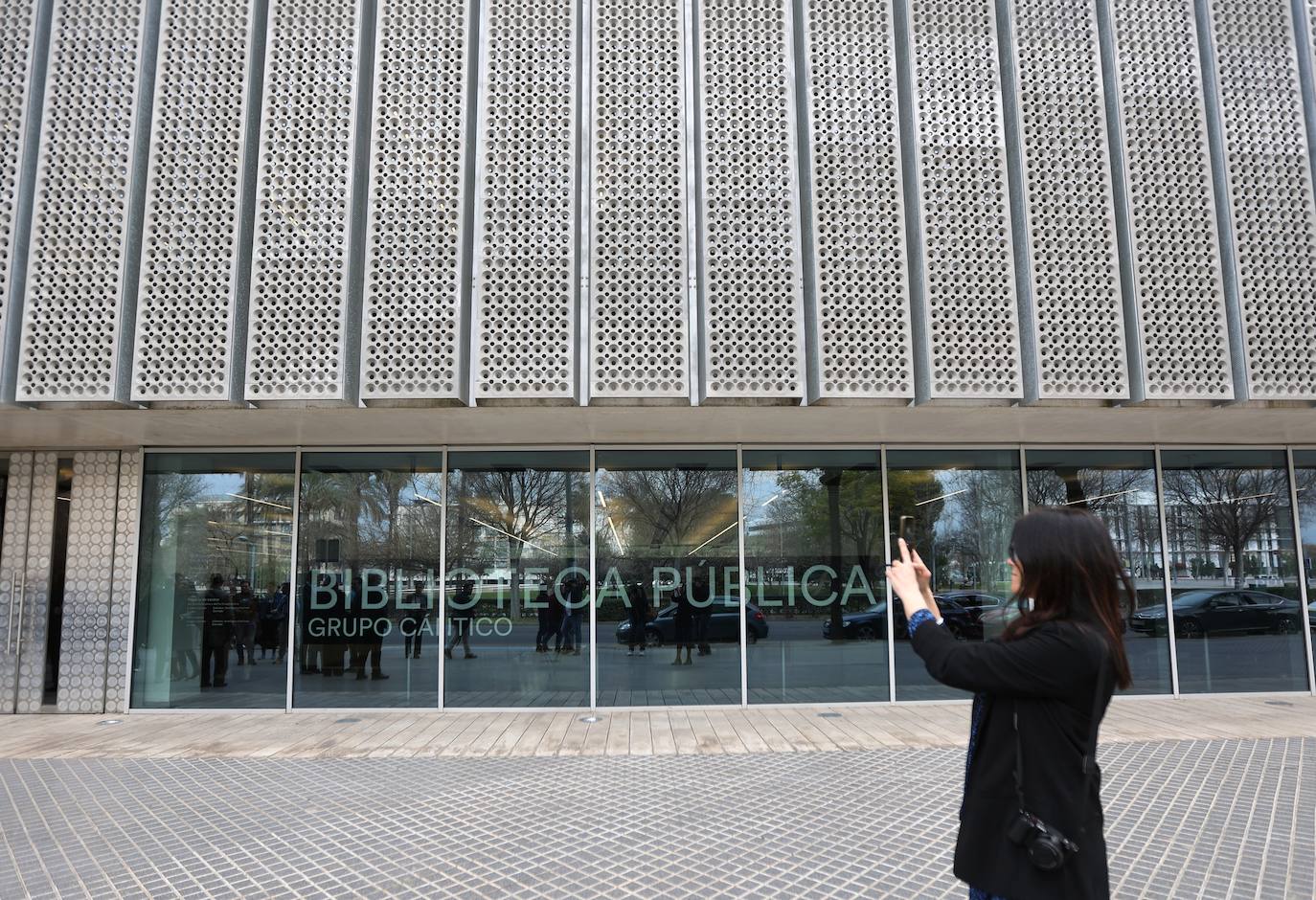 Fotos: la inauguración de la imponente Biblioteca Grupo Cántico de Córdoba