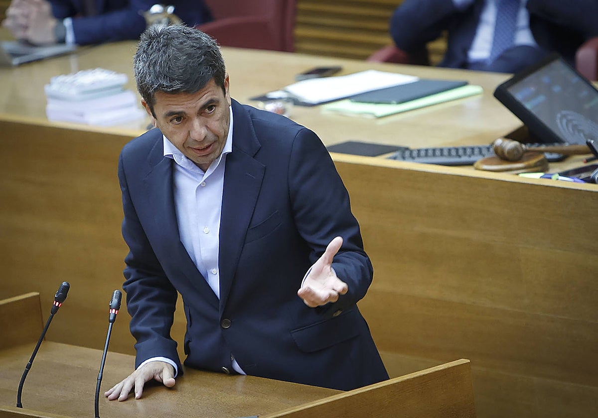 Imagen del presidente de la Generalitat, Carlos Mazón, este miércoles, en las Cortes Valencianas