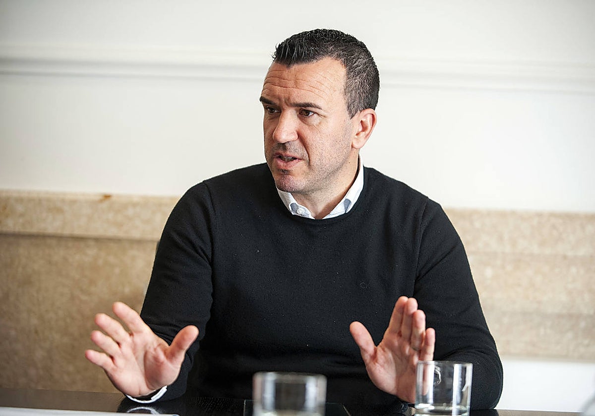 Imagen de Vicente Mompó, presidente de la Diputación de Valencia, durante su entrevista con ABC