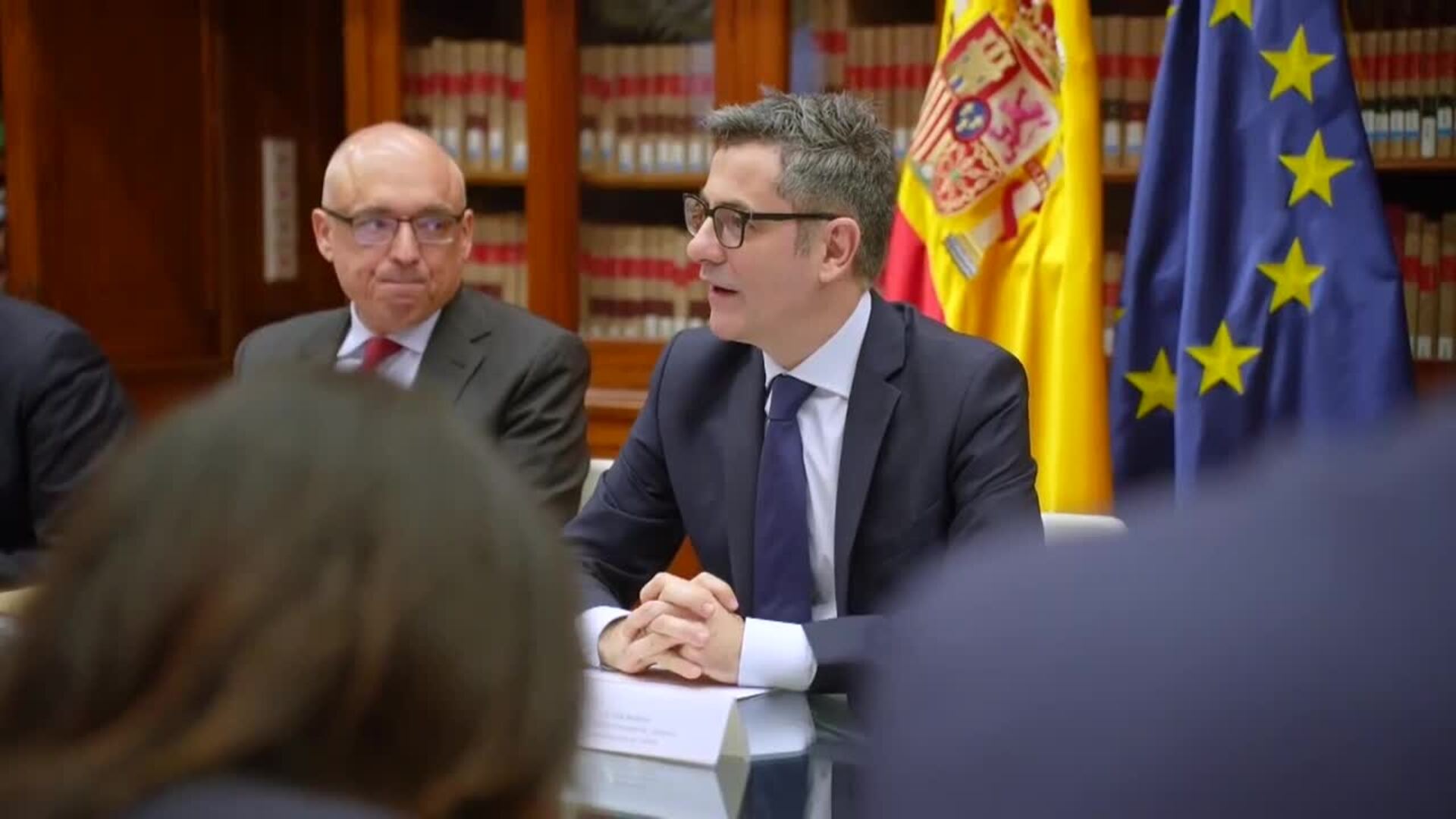 Félix Bolaños recibe a la delegación de la Comisión de Venecia, en la sede del Ministerio