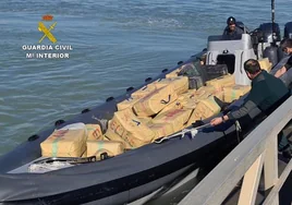 La Guardia Civil, obligada a usar embarcaciones de 20 años y descatalogadas ante narcolanchas más rápidas y potentes