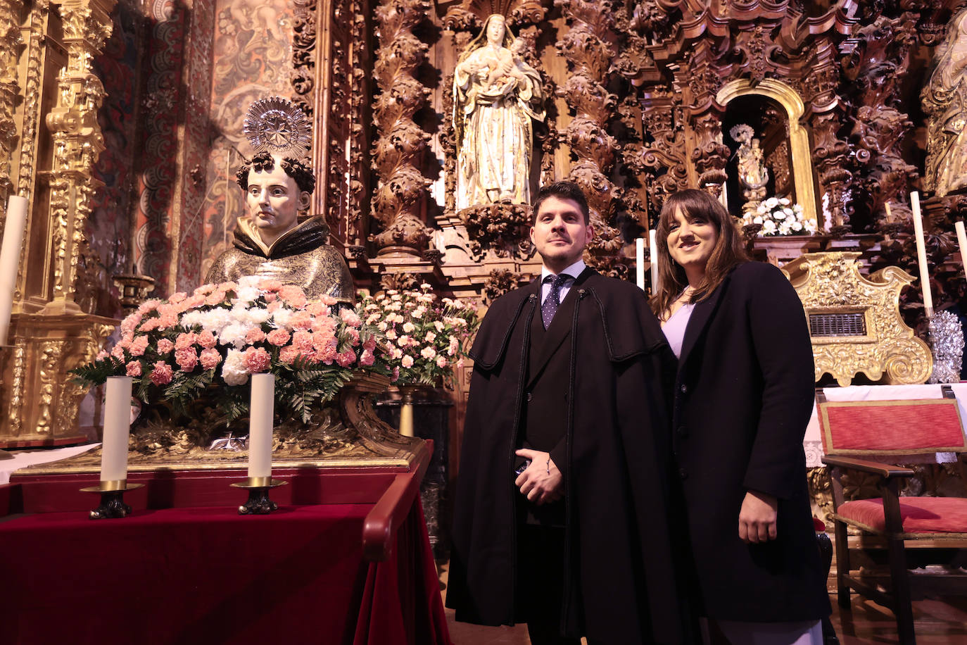 Fotos: El rosario en la exaltación de San Álvaro