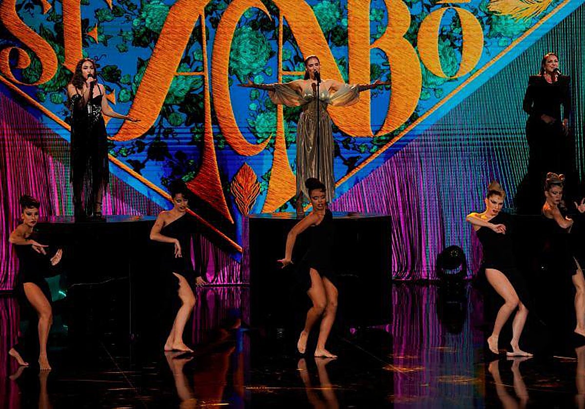 Momento de la actuación de María José Llergo, India Martínez y Niña Pastori en la gala de los Goya