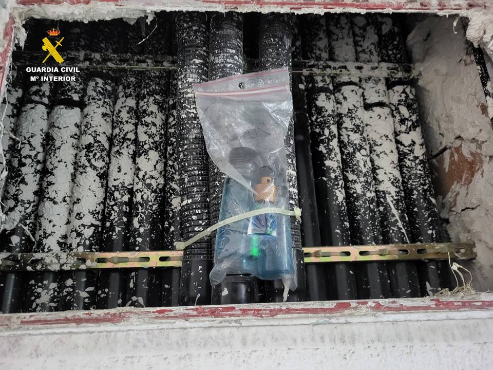 Imagen de uno de los aceleradores de combustión hallados en la vivienda del pirómano