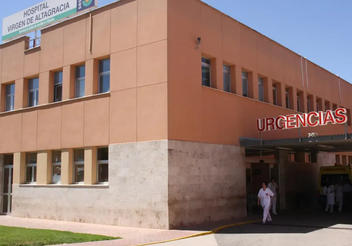 Herido grave un trabajador al aplastarle el tórax un puente grúa en una empresa de aluminios de Manzanares