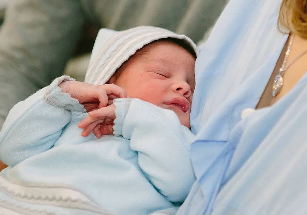 La Junta afina las bases del &#039;Bono Nacimiento&#039; para los casos de adopción y de familias con hijos de relaciones anteriores