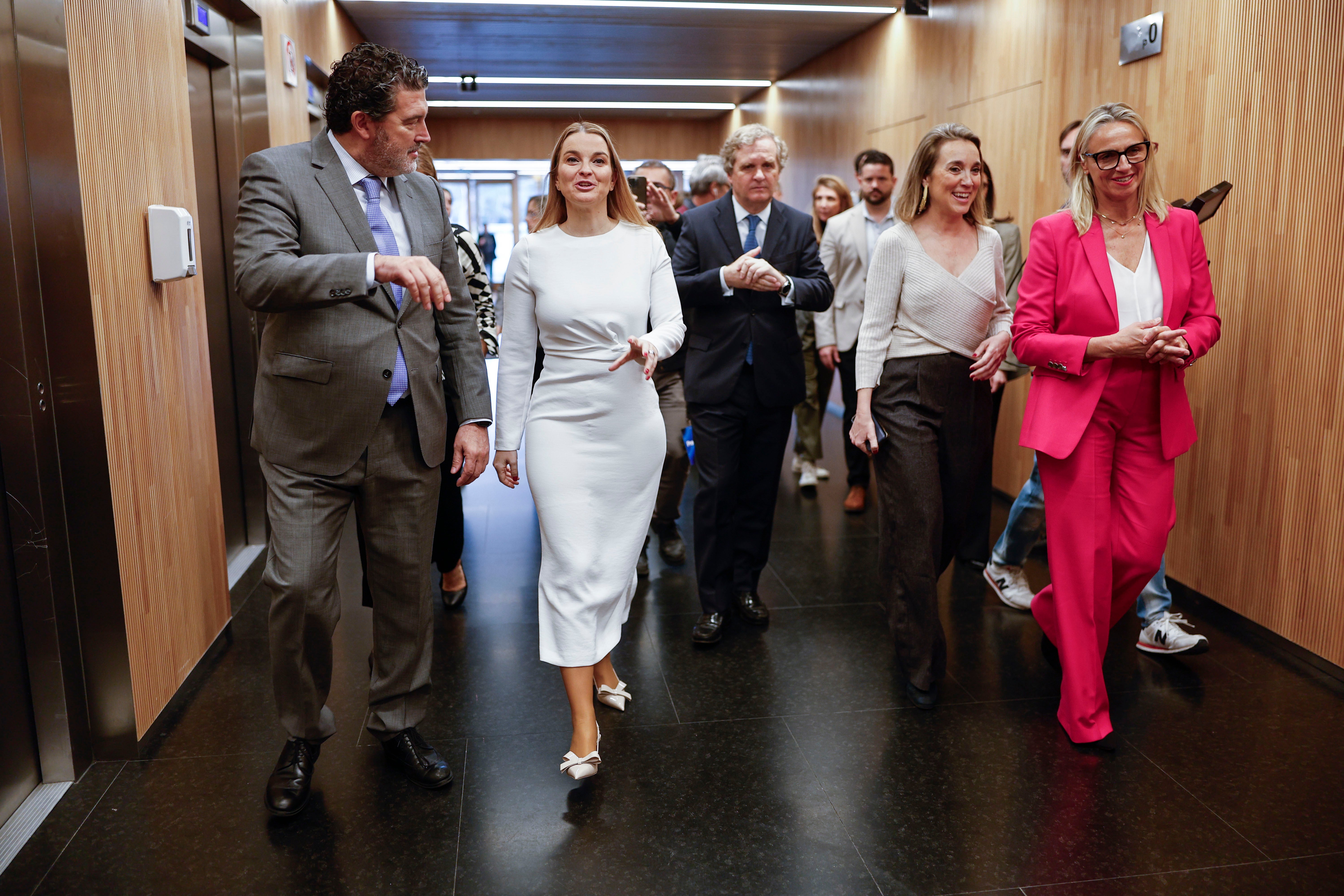 Julián Quirós, director de ABC, Margalida Prohens, presidenta de Baleares, Ignacio Ybarra, presidente de Vocento, Cuca Gamarra, secretaria general y portavoz del PP y María Frontera, presidenta de FEHM