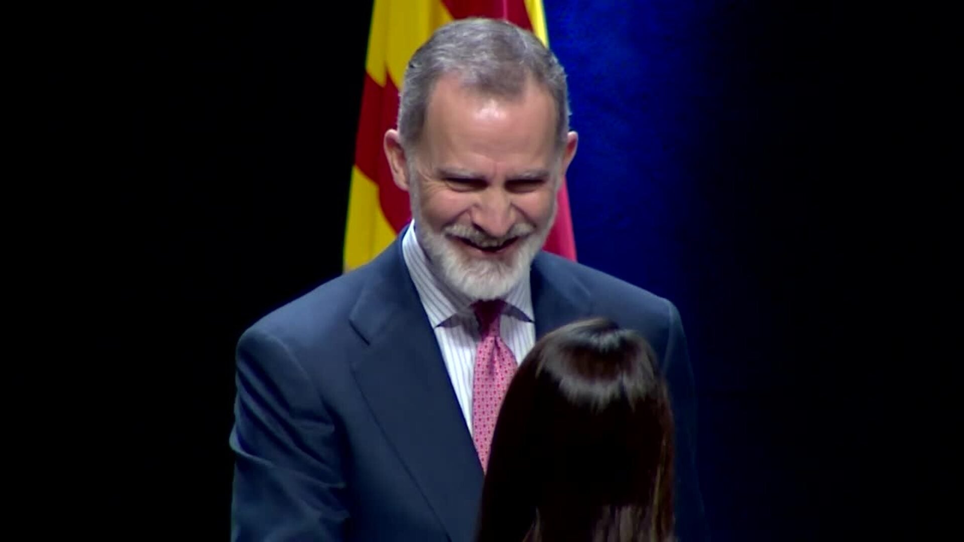 El Rey defiende la independencia judicial y recuerda a los dos guardias civiles &quot;asesinados&quot;