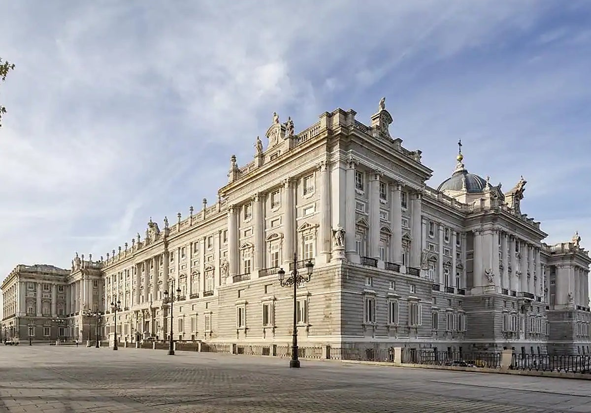 El exterior del Palacio Real, eje de las rutas turísticas Distrito Real