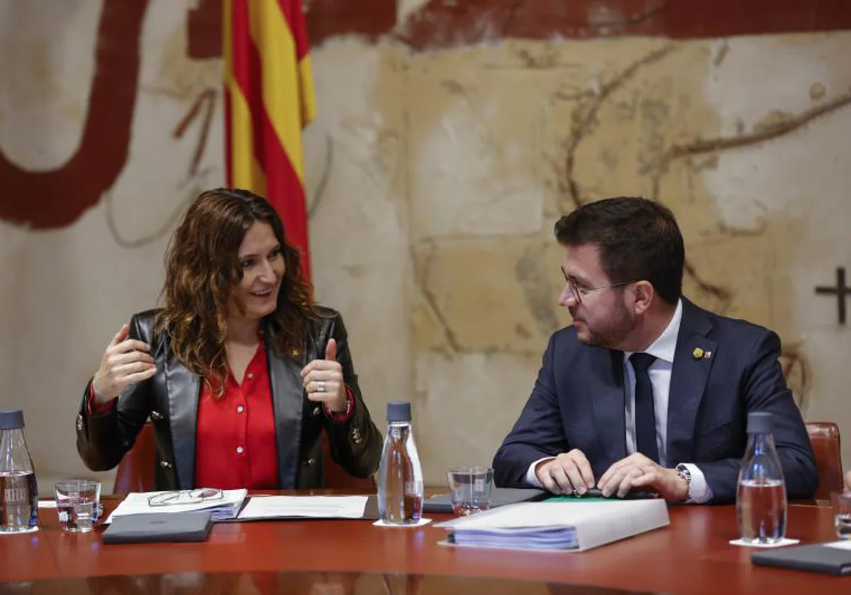 La consejera Vilagrà y el presidente Aragonès, en una reunión del Govern