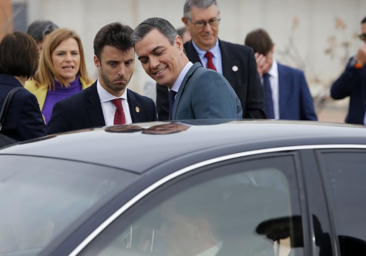 El presidente del Gobierno, Pedro Sánchez, durante su visita a la desaladora de Torrevieja (Alicante)