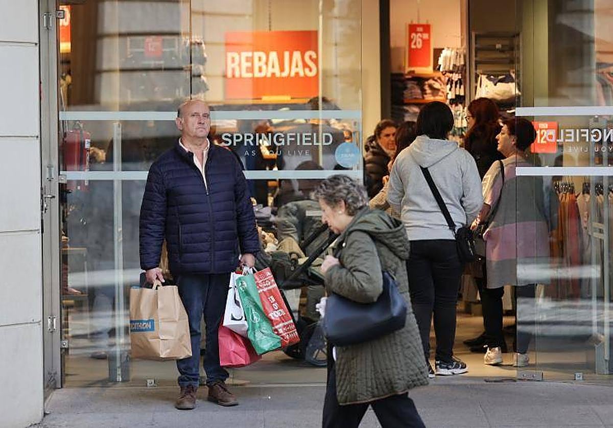 Ropa y calzado han caído un 11,7 por ciento por las rebajas
