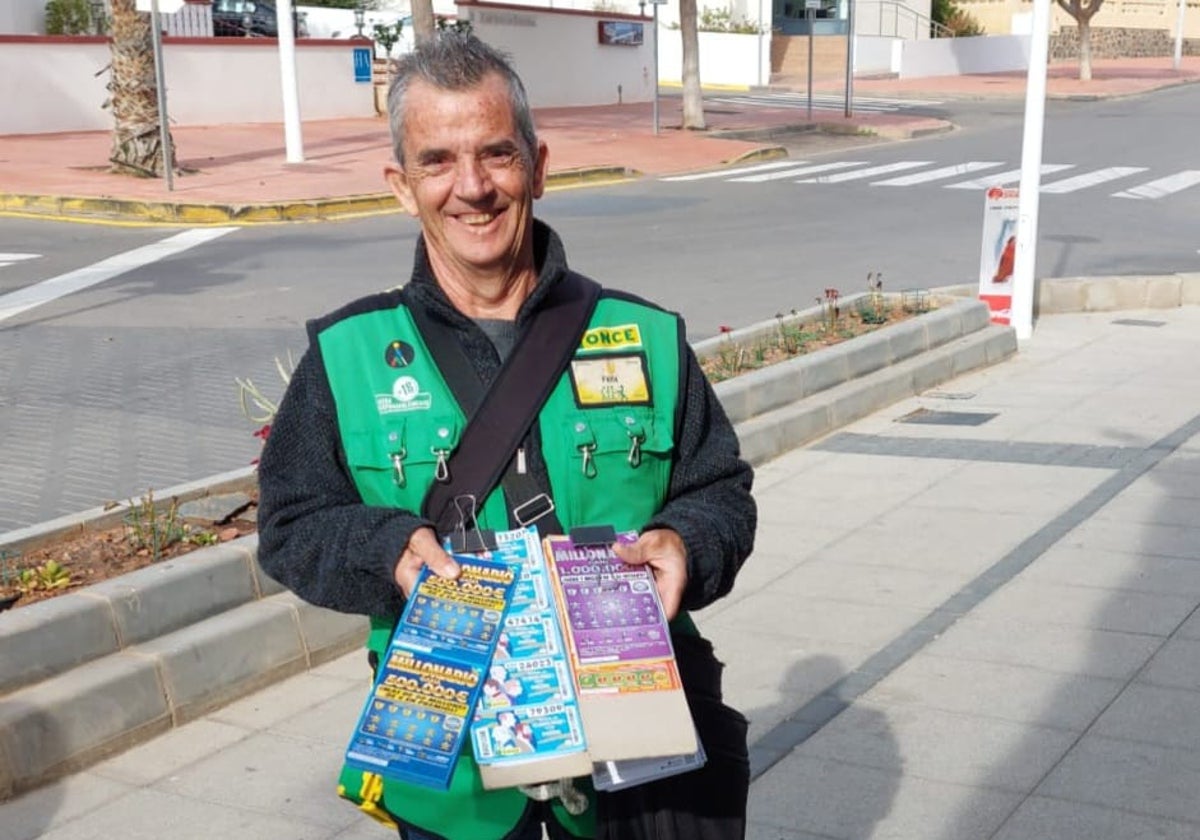 El vendedor de la ONCE, Félix Morcillo, que ha vendido el rasca premiado