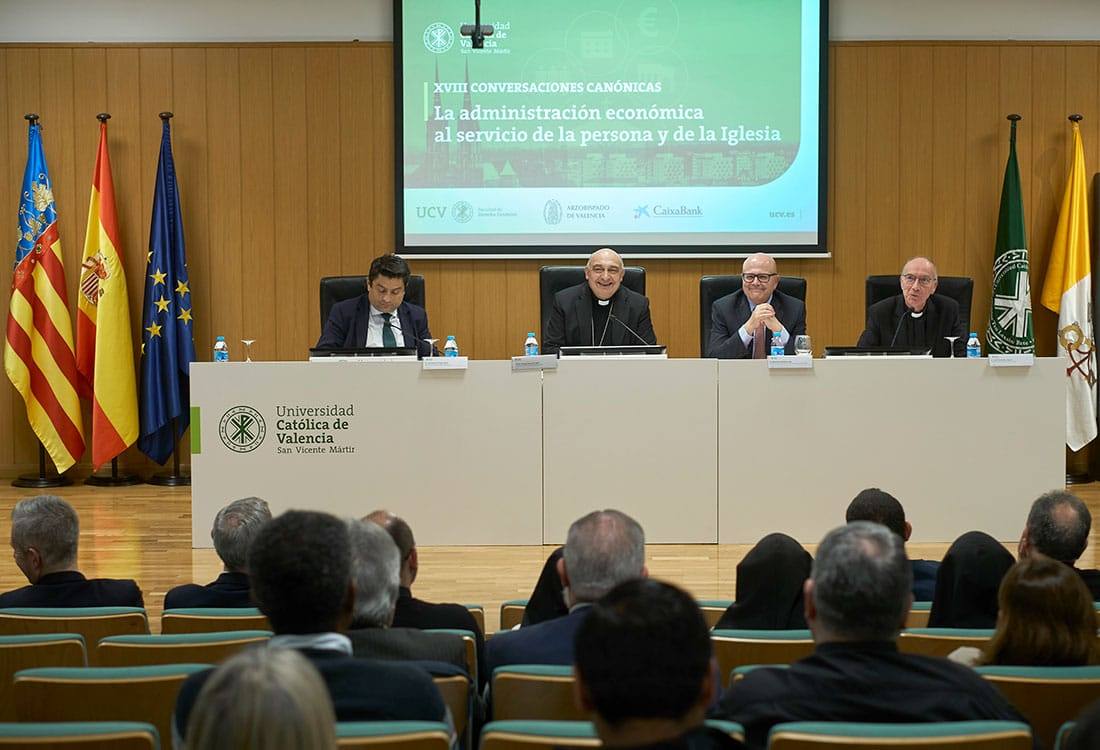 Imagen del rector de la UCV, el arzobispo de Valencia, el prefecto y el decano de Derecho Canónico de la UCV