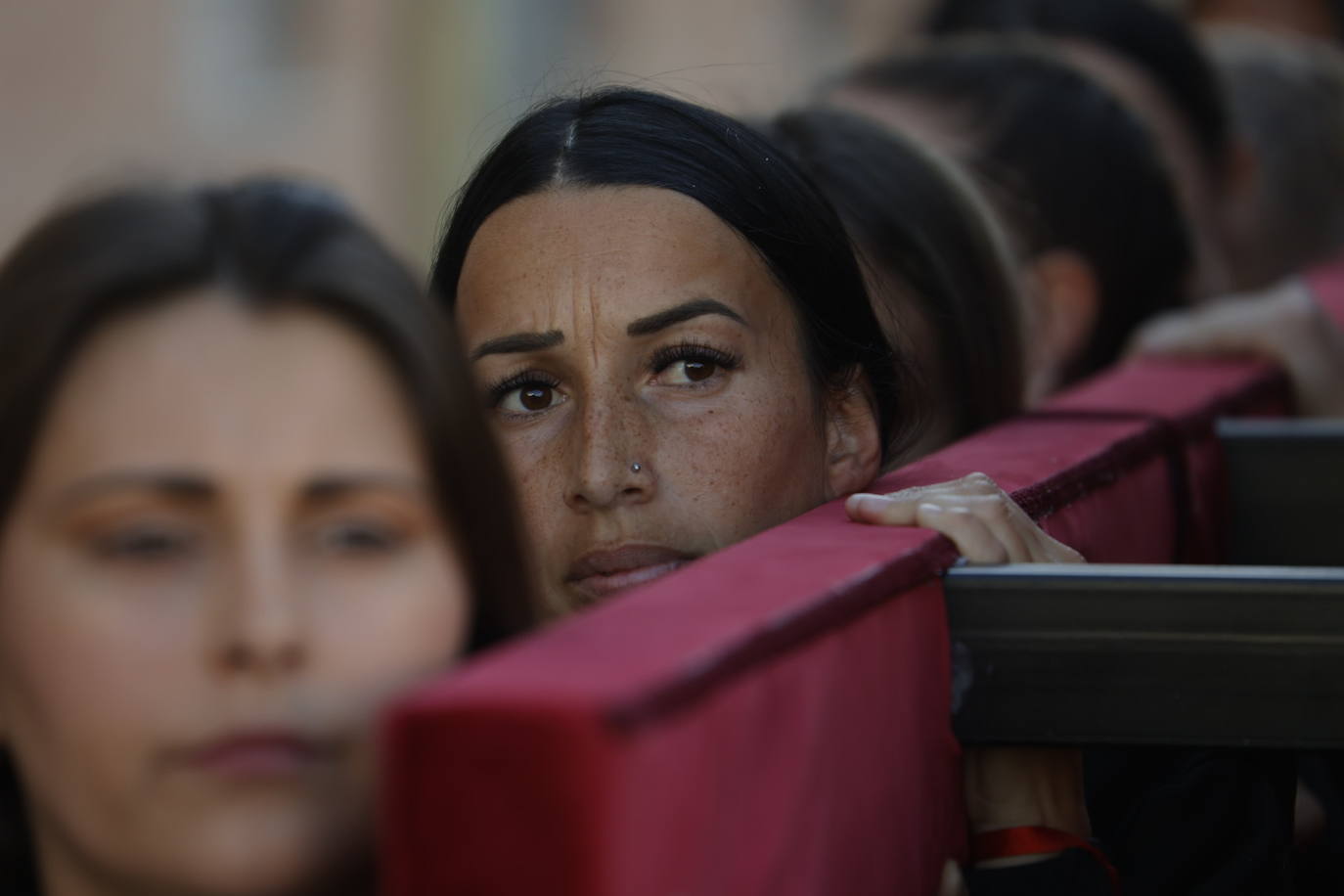 Fotos: El Cristo de la Piedad sale hacia la Catedral para el Vía Crucis de las cofradías de Córdoba