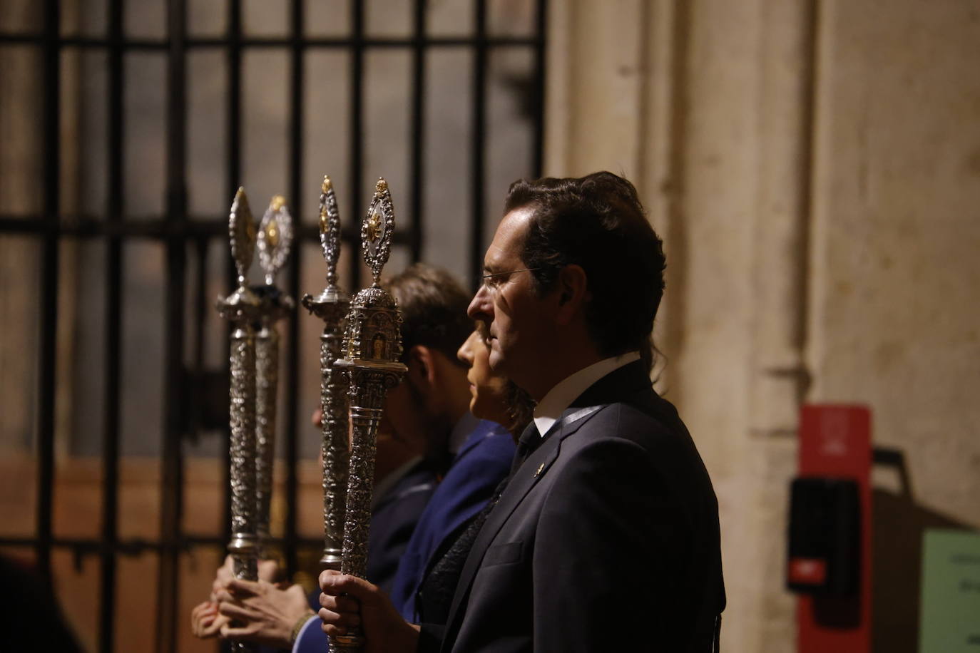 Fotos: El sobrecogedor Vía Crucis de las hermandades en torno al Cristo de la Piedad de Córdoba