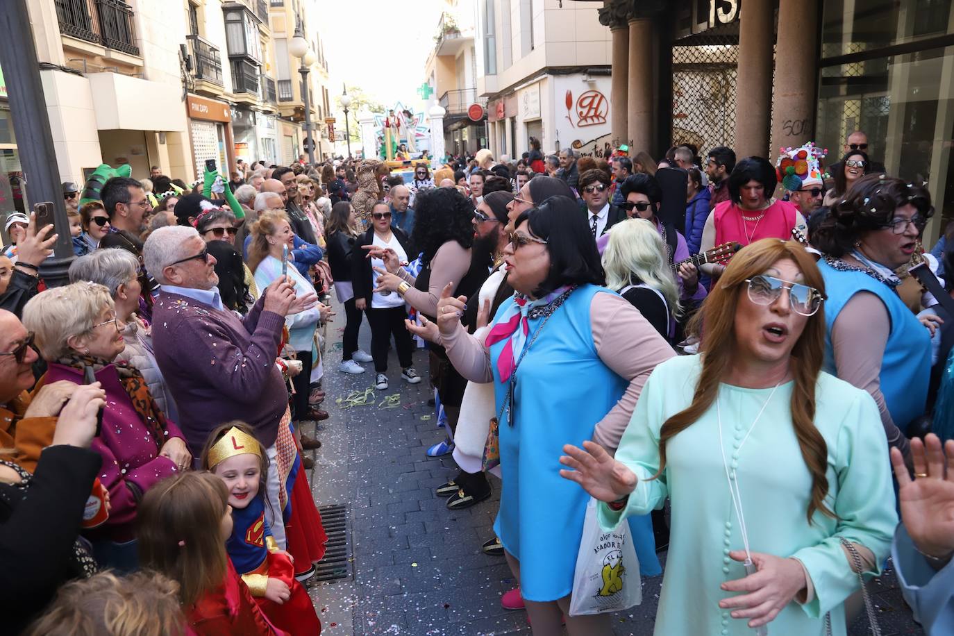 Fotos: la Cabalgata del Carnaval llena de exuberancia las calles de Córdoba