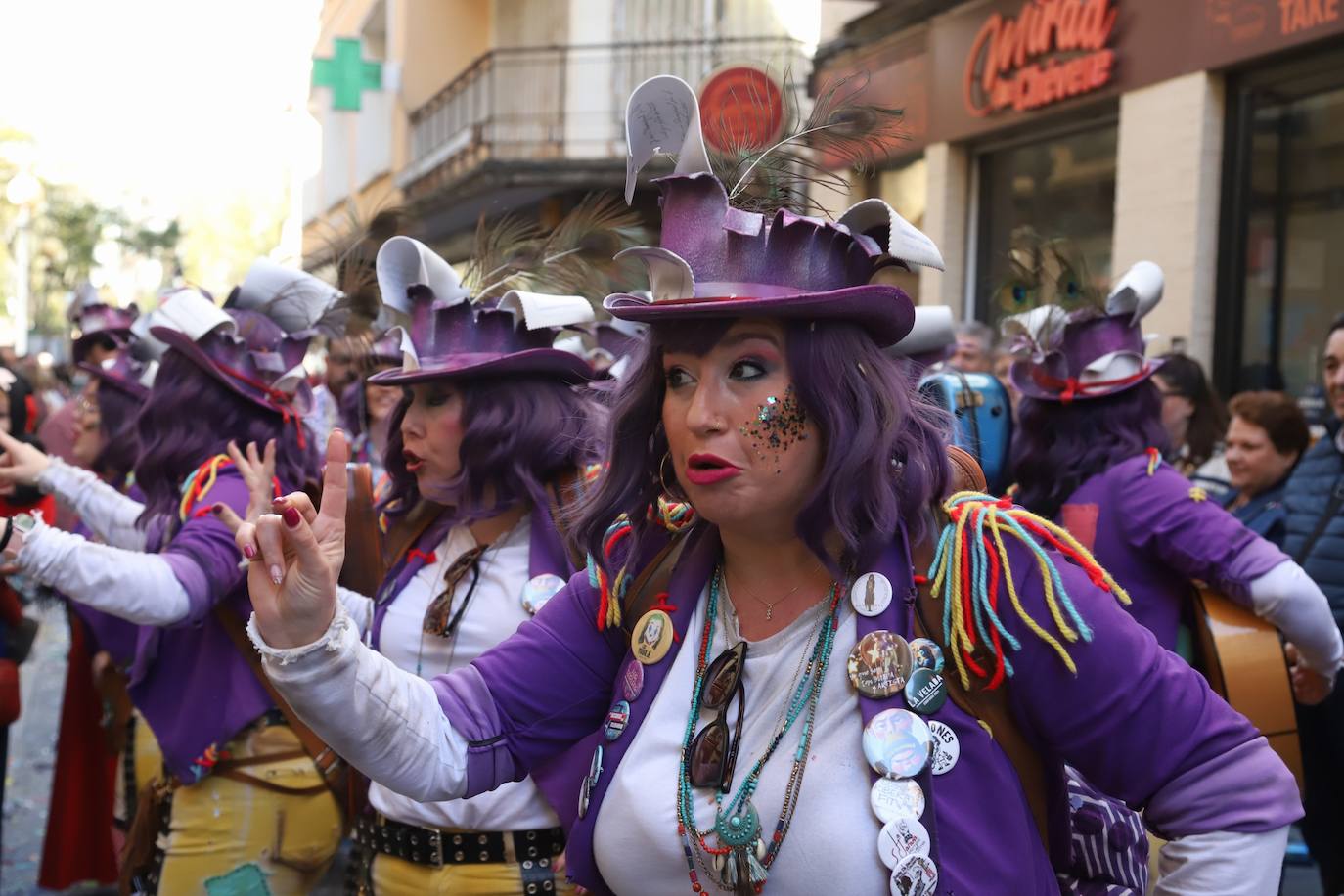 Fotos: la Cabalgata del Carnaval llena de exuberancia las calles de Córdoba
