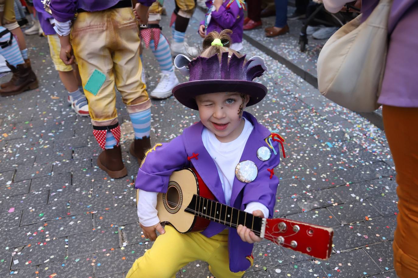Fotos: la Cabalgata del Carnaval llena de exuberancia las calles de Córdoba