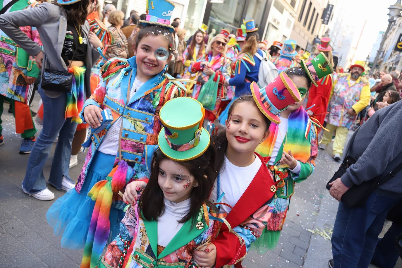 Fotos: la Cabalgata del Carnaval llena de exuberancia las calles de Córdoba