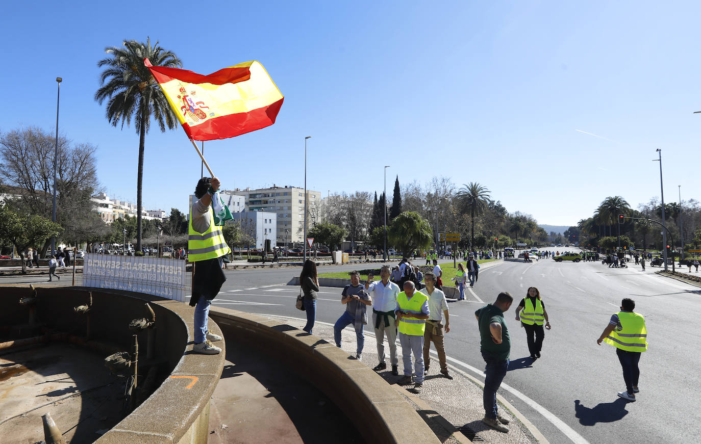 Fotos: la tensa protesta de los agricultores de Córdoba
