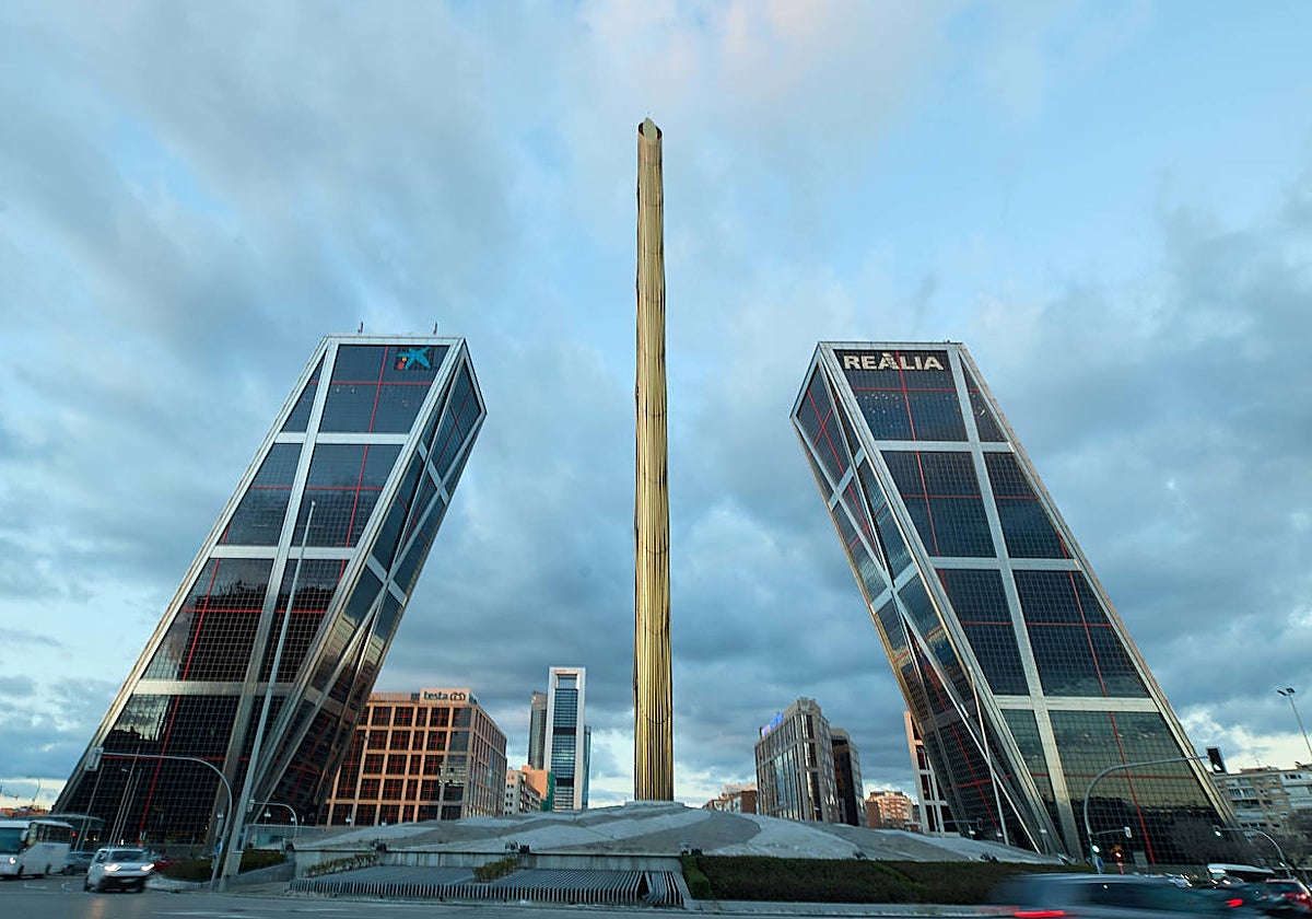 El obelisco de Calatrava, en Plaza Castilla