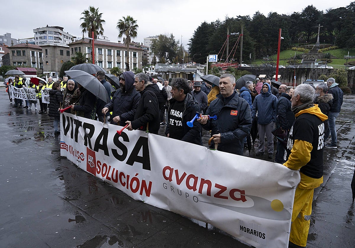 Imagen de una protesta de varios trabajadores de Vitrasa