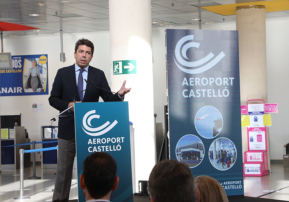 Imagen del presidente de la Generalitat Valenciana, Carlos Mazón, en la presentación del director de Aerocas