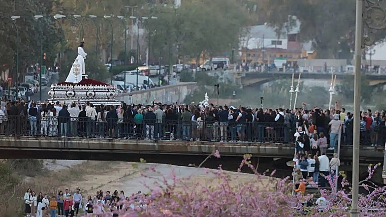 Guía de la Semana Santa de Málaga 2024: horarios, recorridos, hermandades y mejores lugares para verla