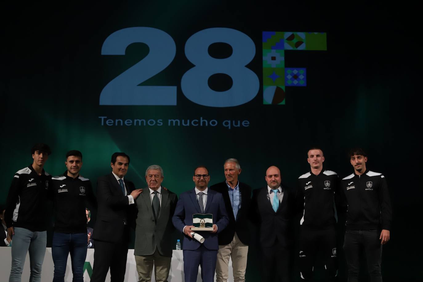 Fotos: la solemne entrega de las banderas de Andalucía en Córdoba