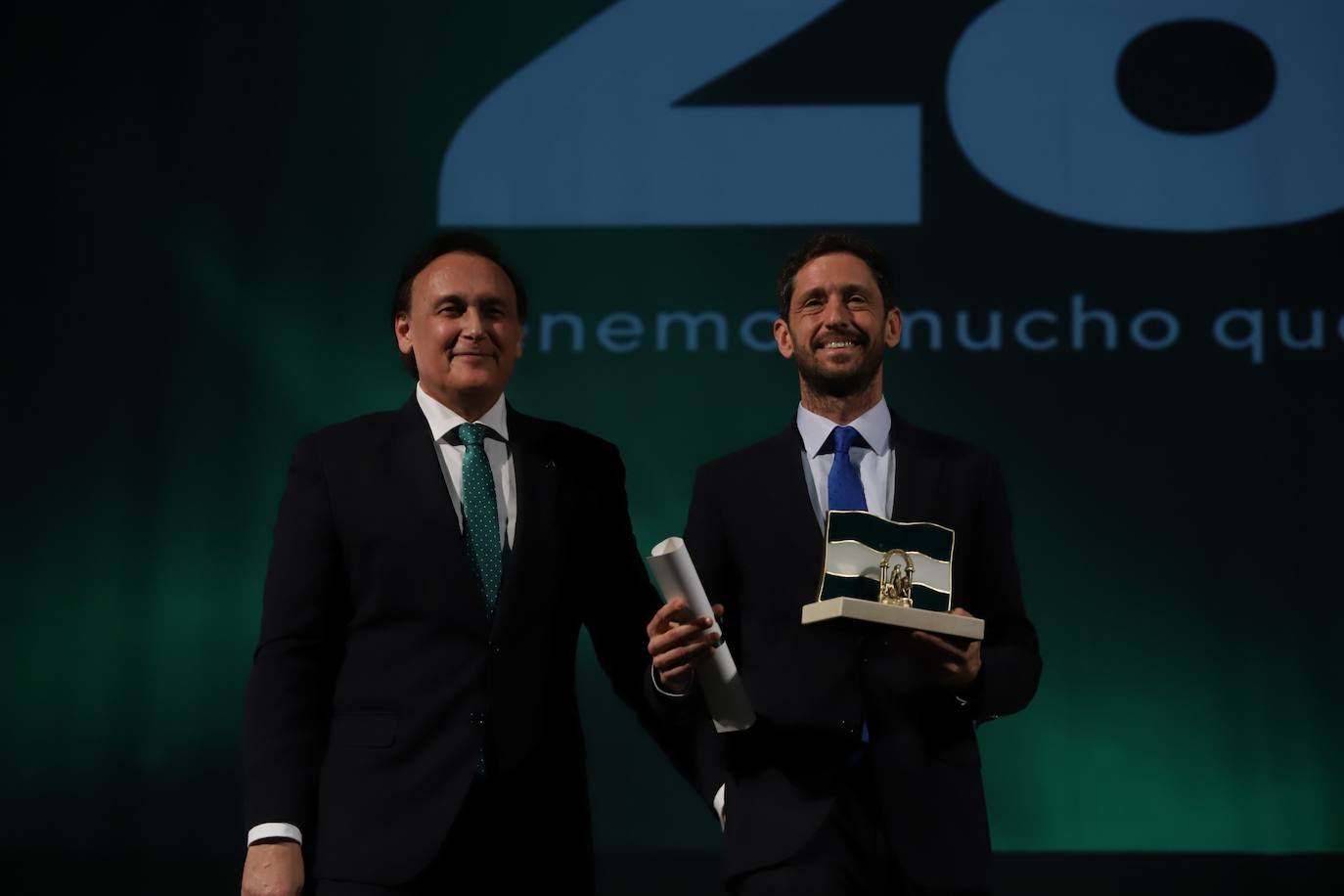 Fotos: la solemne entrega de las banderas de Andalucía en Córdoba